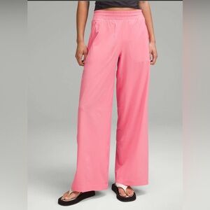 Lululemon Swift Mid Rise Wide Leg Size 4 in Sakura Pink